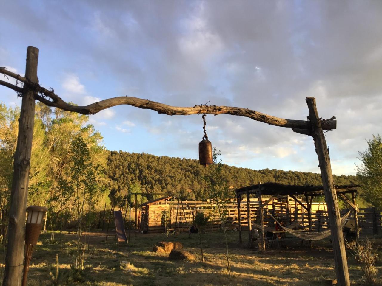 Taos Goji Farm & Eco-Lodge Retreat Arroyo Seco Esterno foto